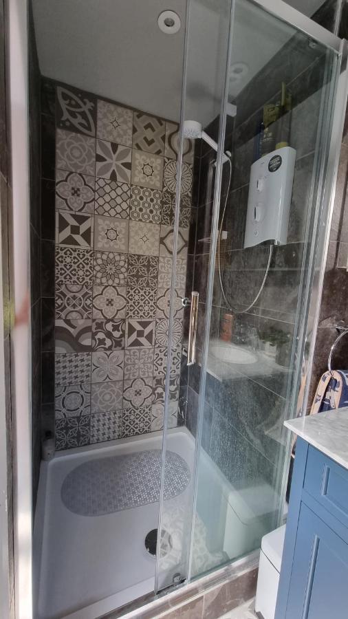 Bed and Breakfast Glebe House, Private Entrance, Free Parking On Drive, Self Check In, Netflix Ashford  Zewnętrze zdjęcie